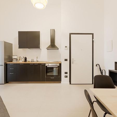 Cozy Corner With Balcony And Private Garage! Daire Milano Dış mekan fotoğraf