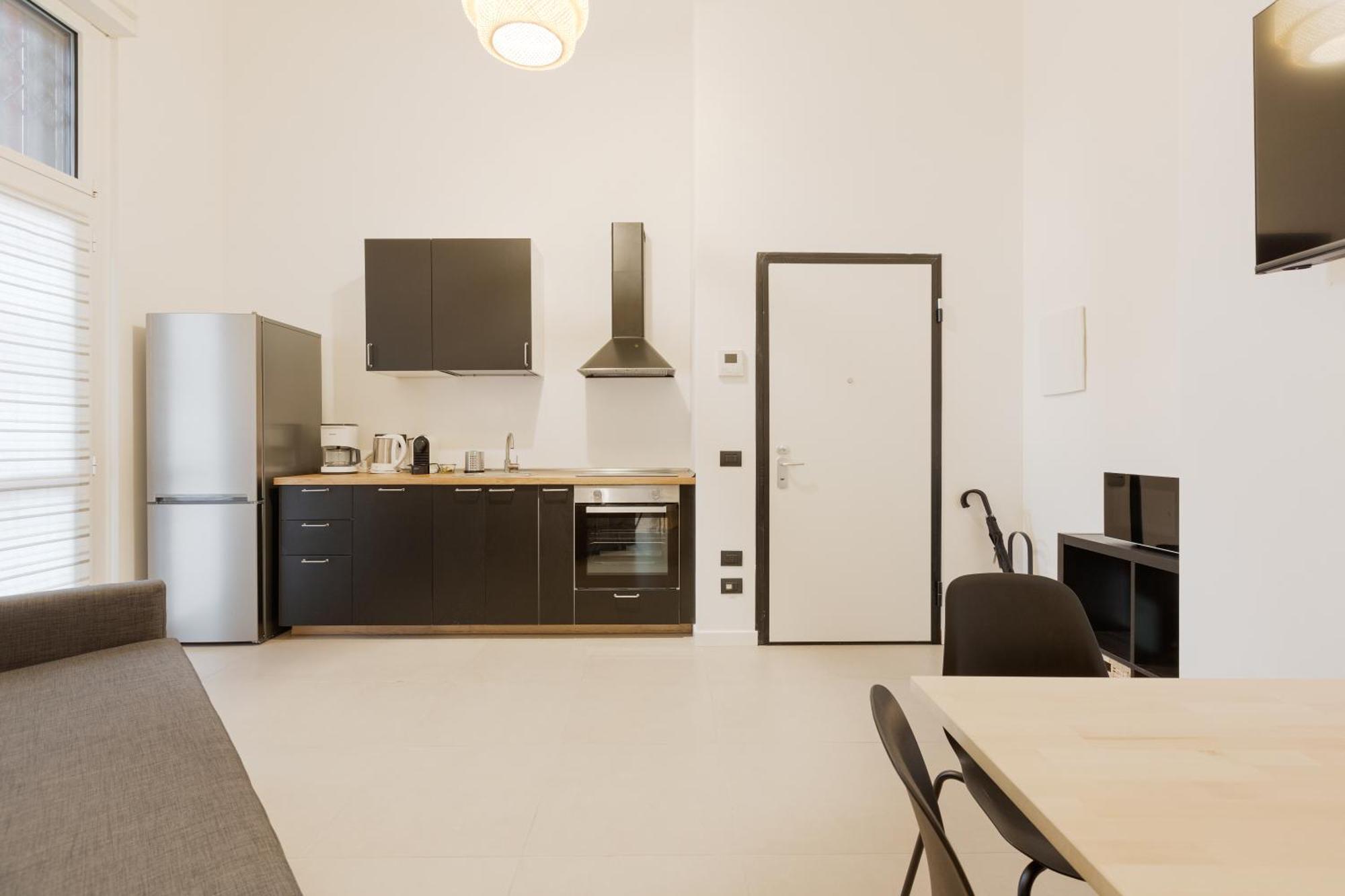 Cozy Corner With Balcony And Private Garage! Daire Milano Dış mekan fotoğraf