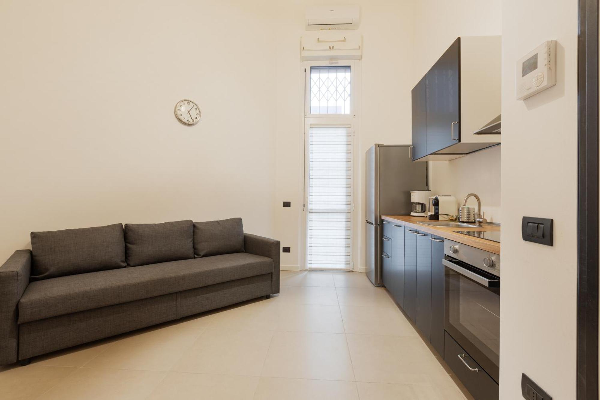 Cozy Corner With Balcony And Private Garage! Daire Milano Dış mekan fotoğraf