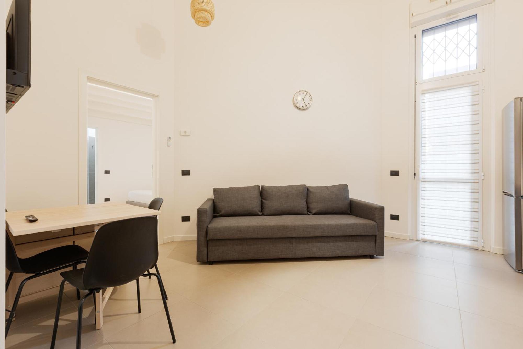 Cozy Corner With Balcony And Private Garage! Daire Milano Dış mekan fotoğraf