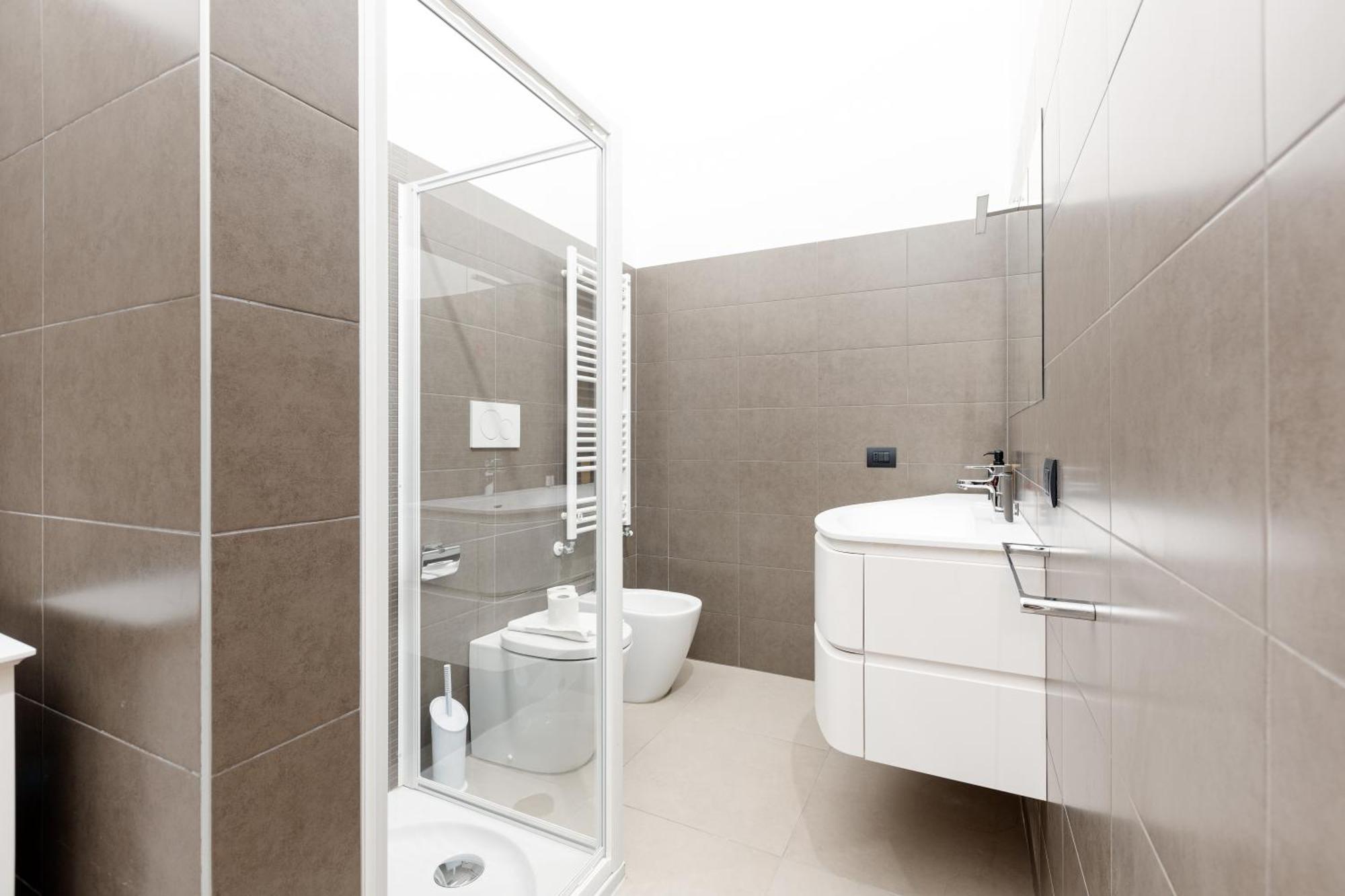 Cozy Corner With Balcony And Private Garage! Daire Milano Dış mekan fotoğraf