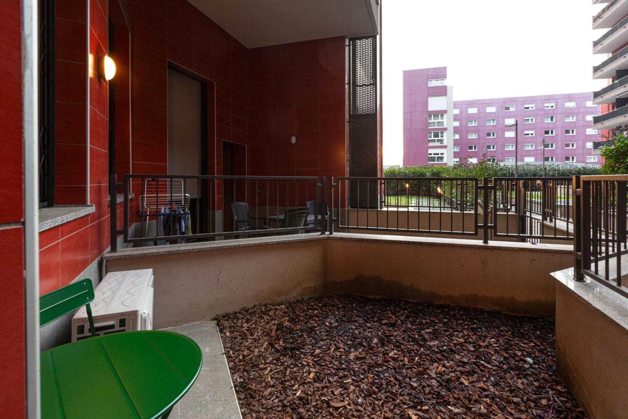 Cozy Corner With Balcony And Private Garage! Daire Milano Dış mekan fotoğraf