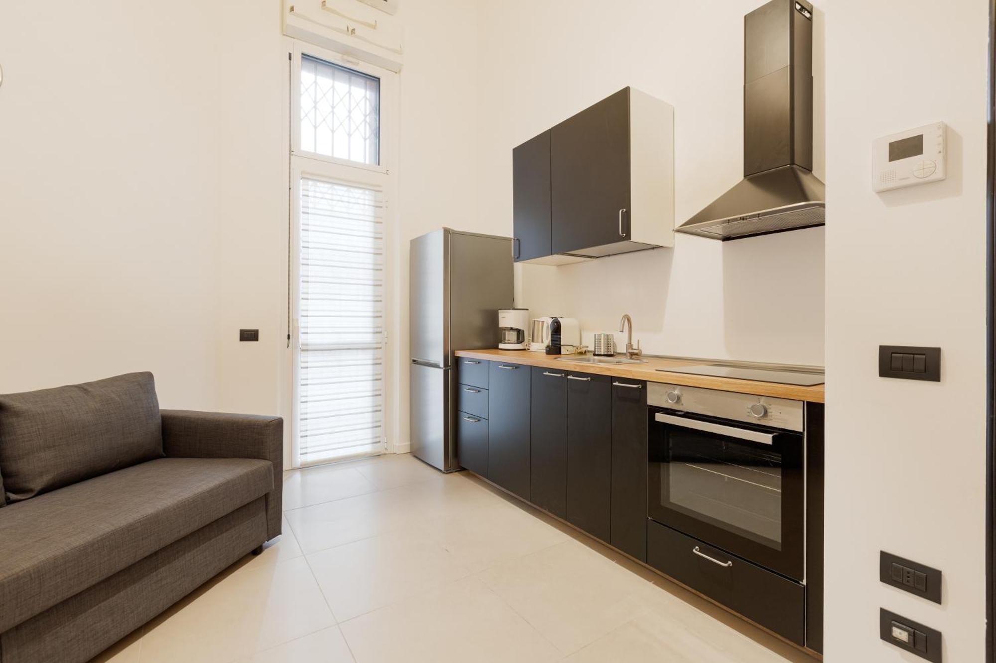 Cozy Corner With Balcony And Private Garage! Daire Milano Dış mekan fotoğraf